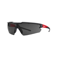 LUNETTE DE SECURITE TEINTEE MILWAUKEE ANTIBUEE ET ANTI-RAYURE