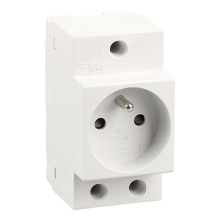 PRISE DE COURANT MODULAIRE 2P+T 16A
